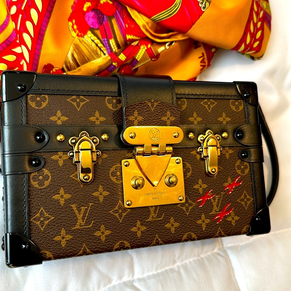 Louis Vuitton Petite Malle Monogram.